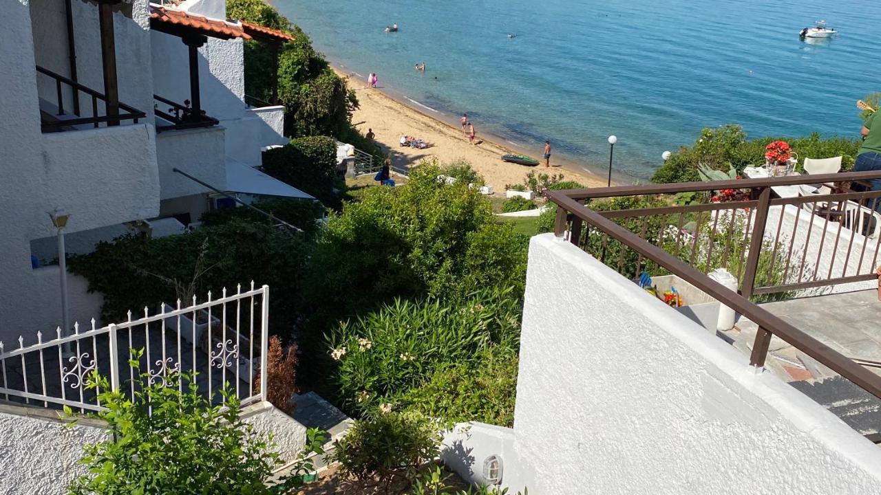 Irini Seaside Apartment Palaiontsiflikion Bagian luar foto