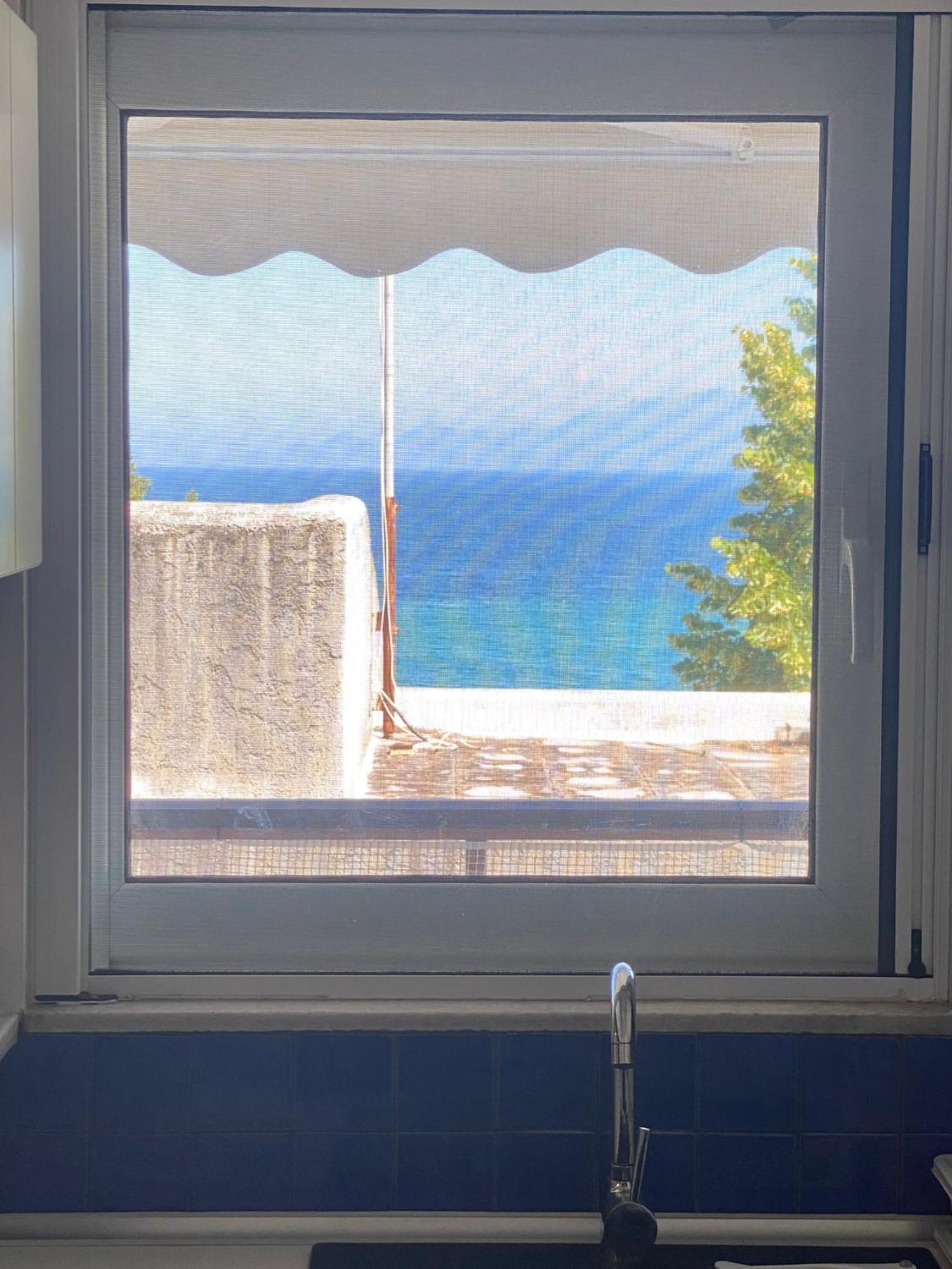 Irini Seaside Apartment Palaiontsiflikion Bagian luar foto